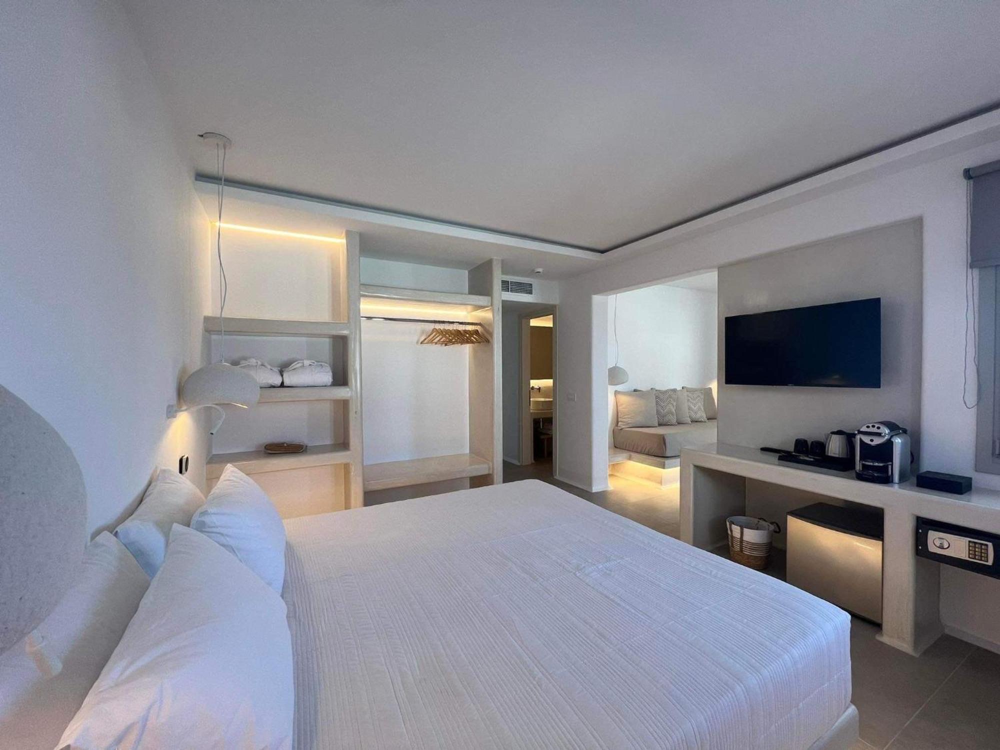 Paolas Sunset Aparthotel